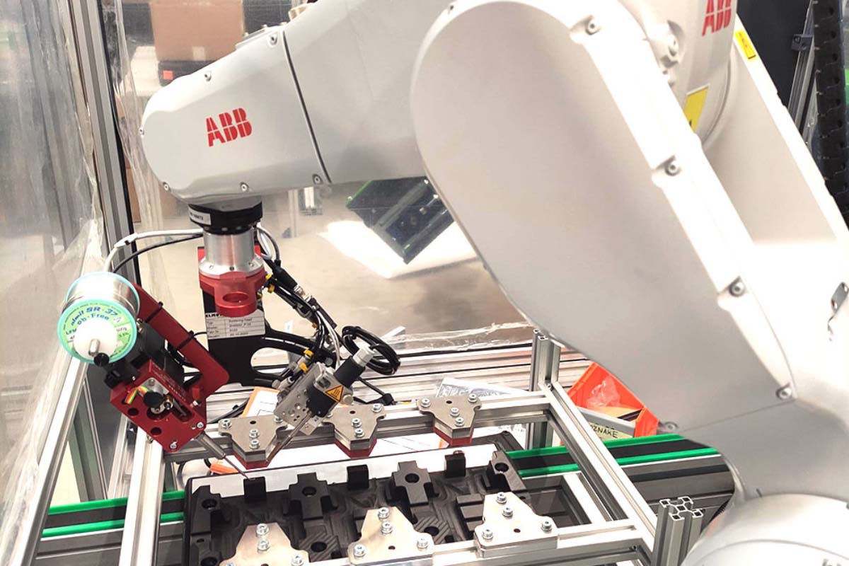Spajkanje tiskanih vezij z robotom