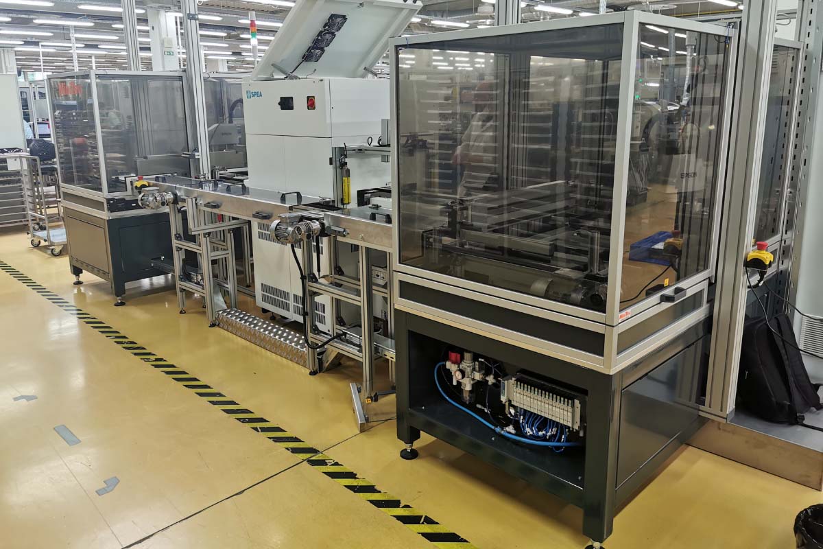 Avtomatizacija kontrole elektronskih vezij z roboti