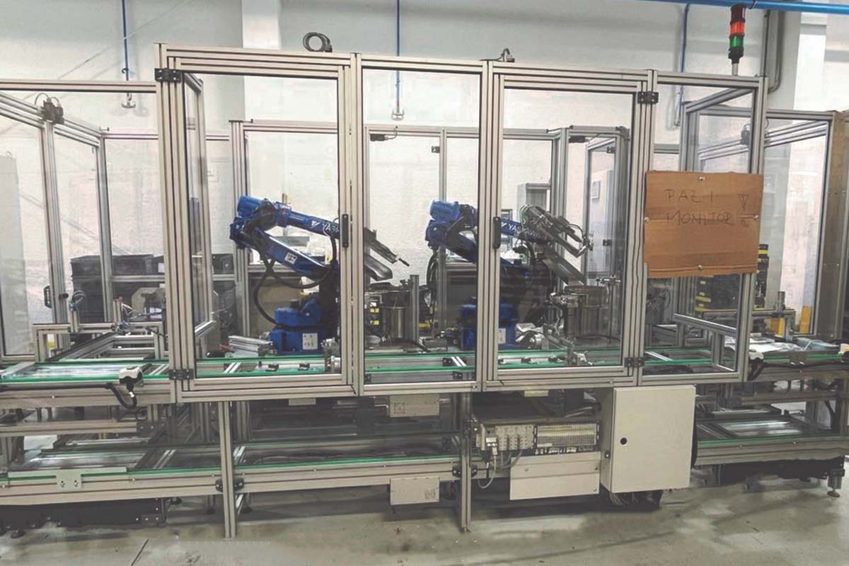 Avtomatizacija in robotizacija vijačenja avtomobilskih luči