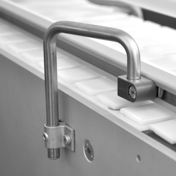 NOSILEC OGRAJICE U Z VPENJALOM - ODMIK 50mm