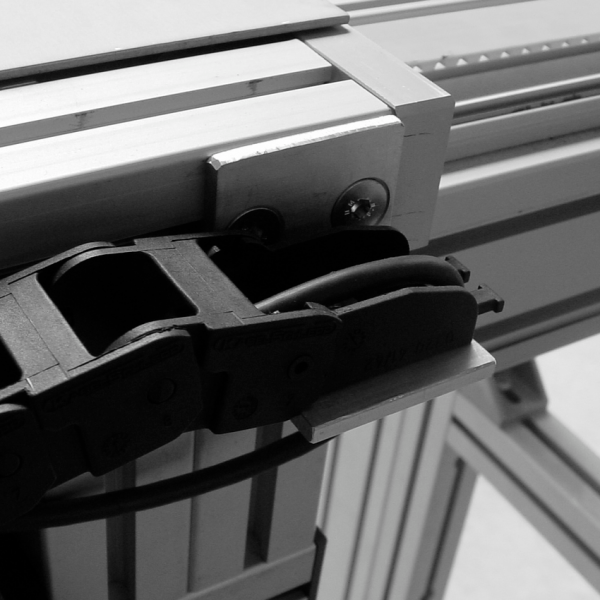 PRITRDILNI KOTNIKI ZA ENERGETSKO VERIGO R