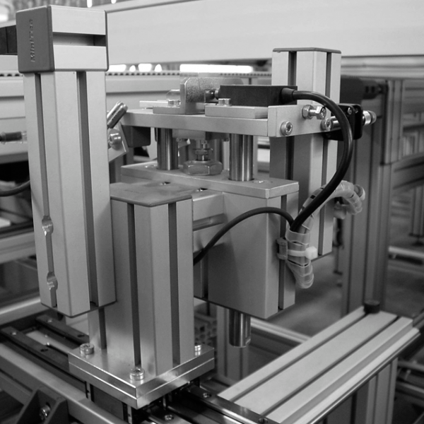 Pneumatic lifting unit 15