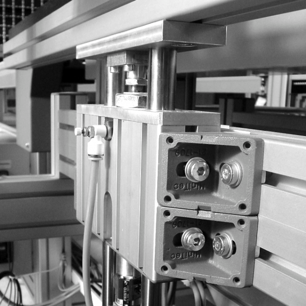 Pneumatic lifting unit 50